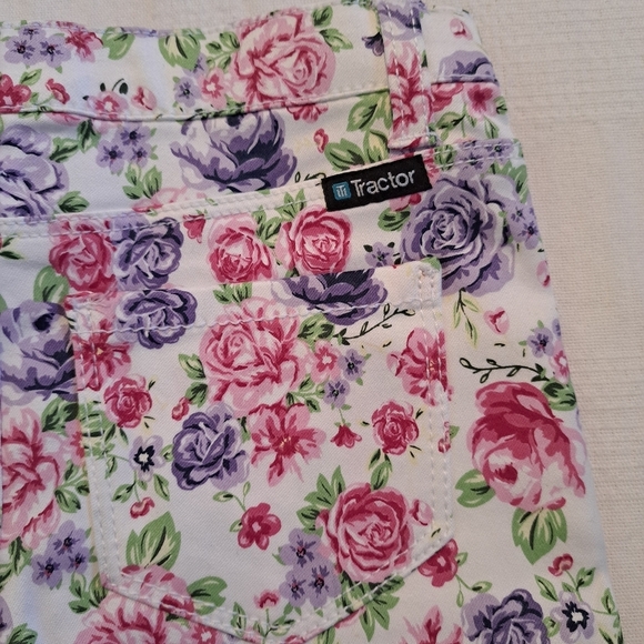 Tractor girls size 7 pink & purple flower designed shorts, have stretch, New - Picture 5 of 6